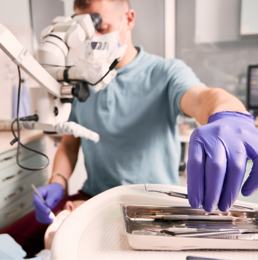 dental-microscope-surgery-tools