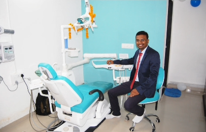 dentist-dr-akashbhai-patel-in-clinic